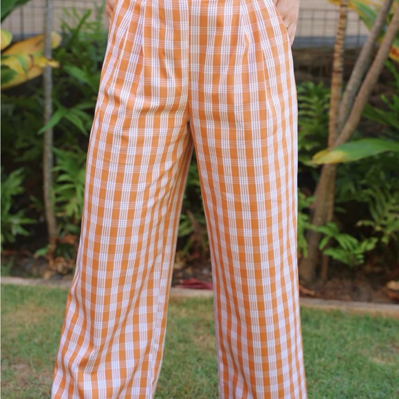 Grey and White Plaid Wide-Leg Pants - Picture 1 of 2